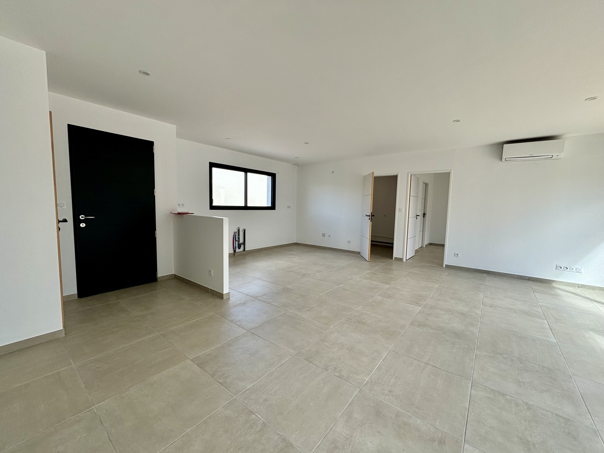 Villa contemporaine 3 faces avec Frais de notaire réduit