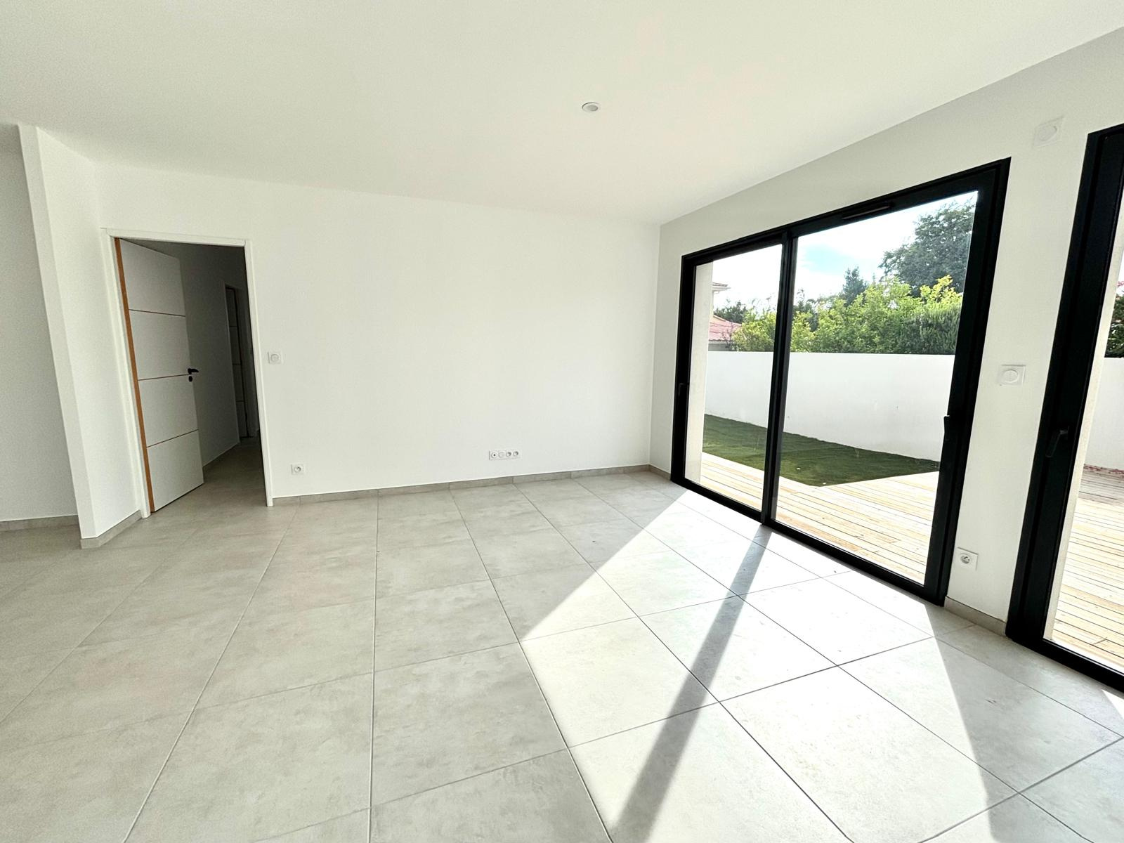 Villa 4 pièces avec garage et jardin