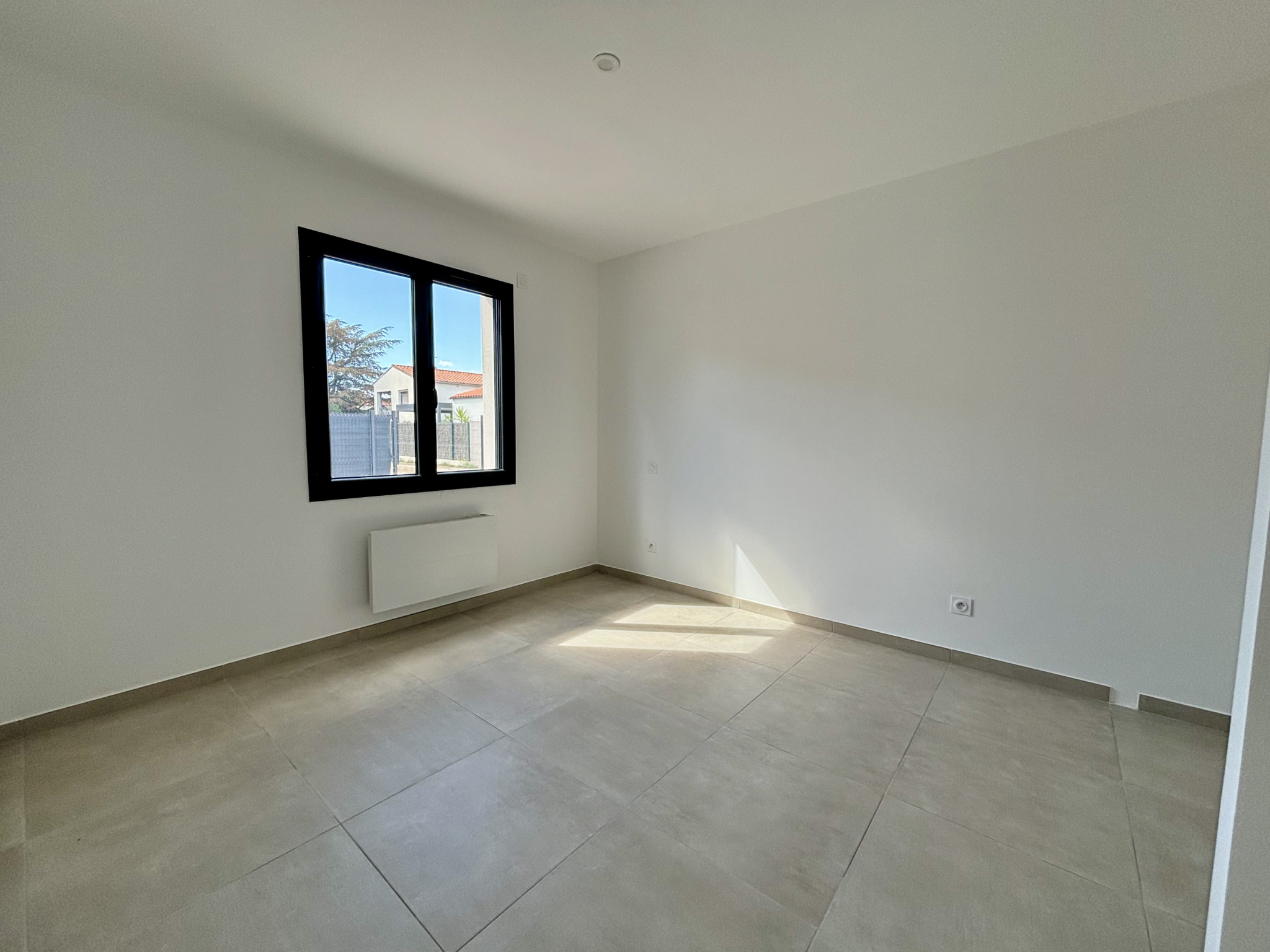 OPPORTUNITÉ À SAISIR MAISON 3 CHAMBRES AVEC JARDIN & GARAG