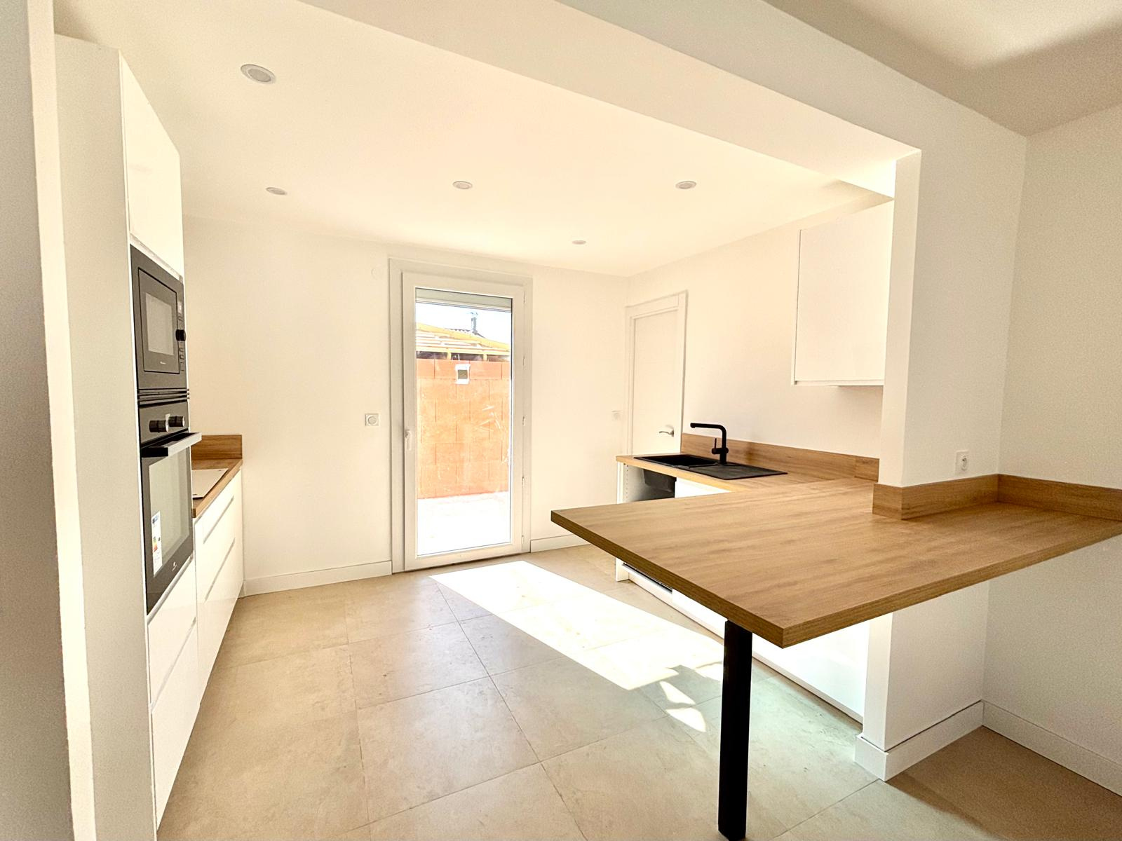 Villa plain-pied trois faces avec garage