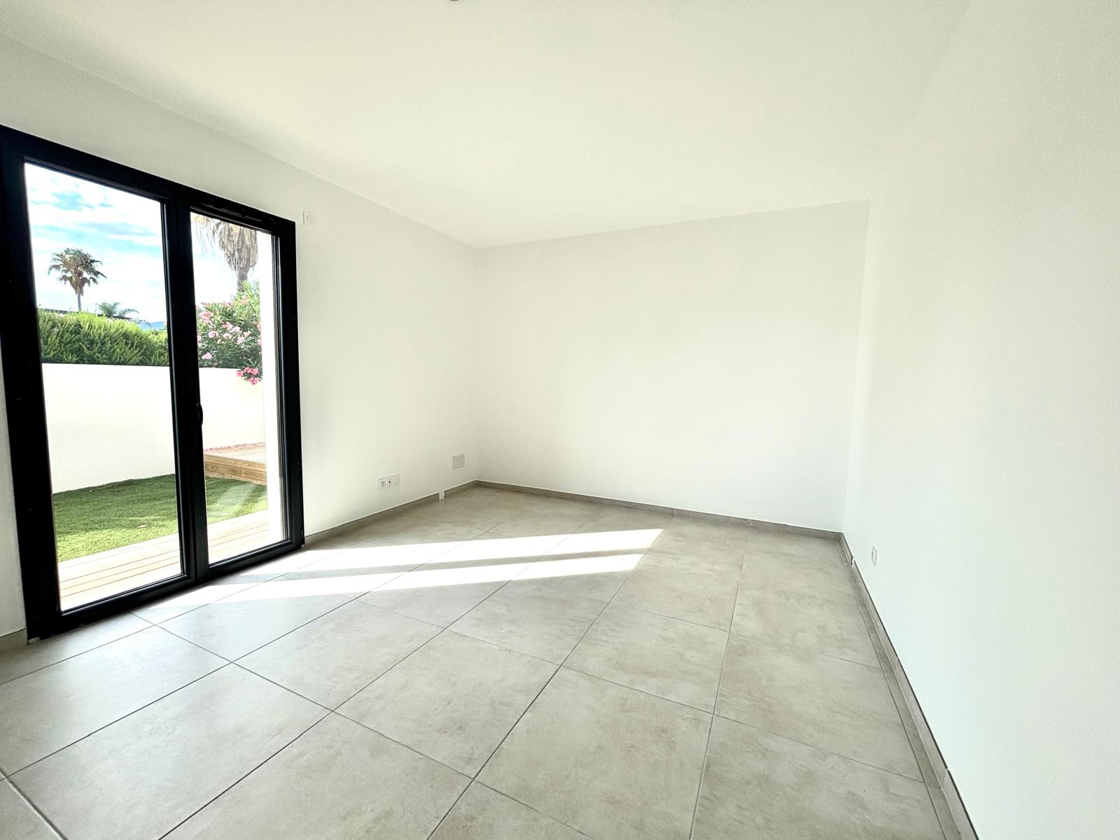 Villa 4 pièces avec garage et jardin