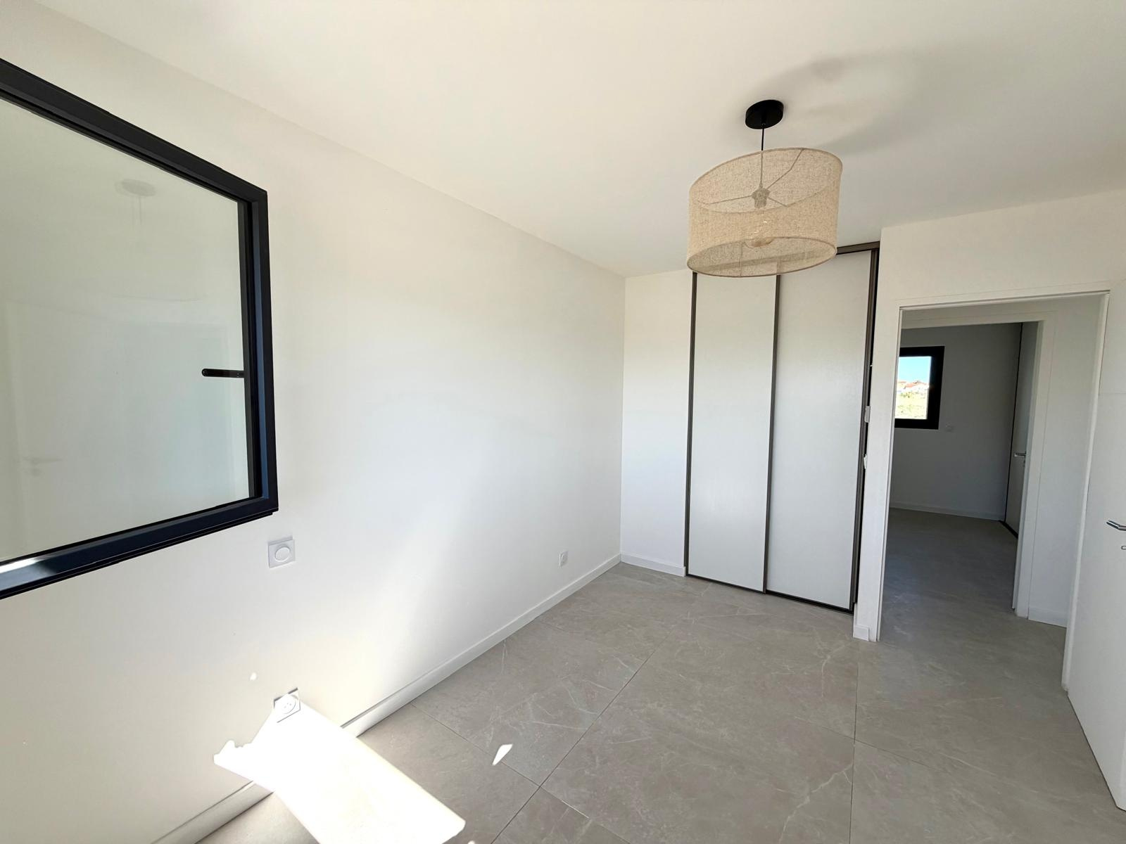 Villa neuve 90 m2, 3 chambres avec garage et jardin RE2020