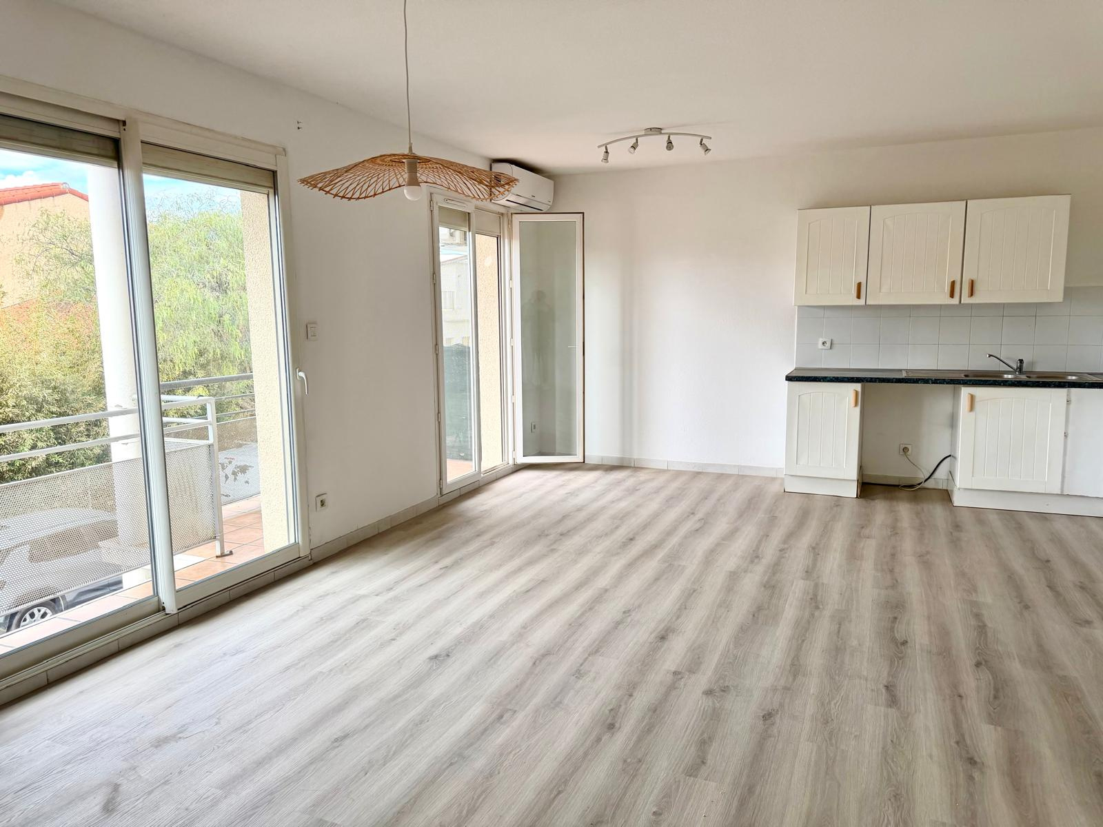 Appartement T4 de 79 m2 avec terrasse, vue Canigou et 2 park