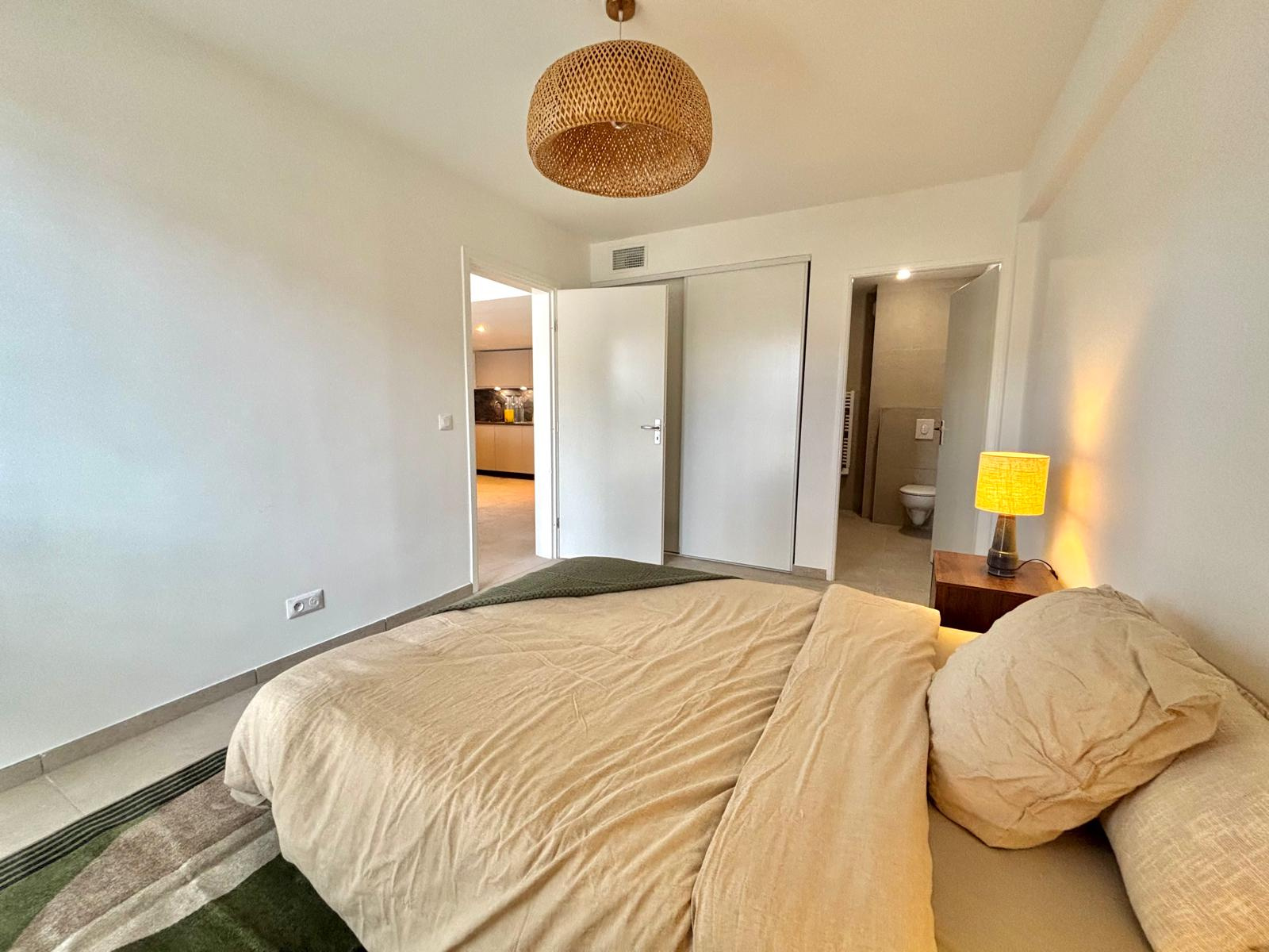 Villa contemporaine 4 pièces avec garage et jardin