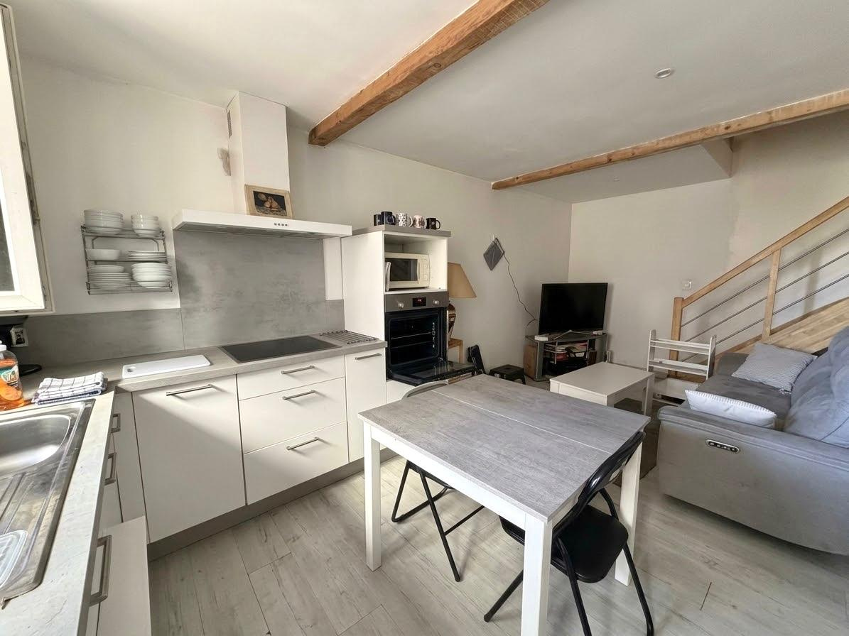 Maison de village 3 niveaux 1 chambre Pollestres centre