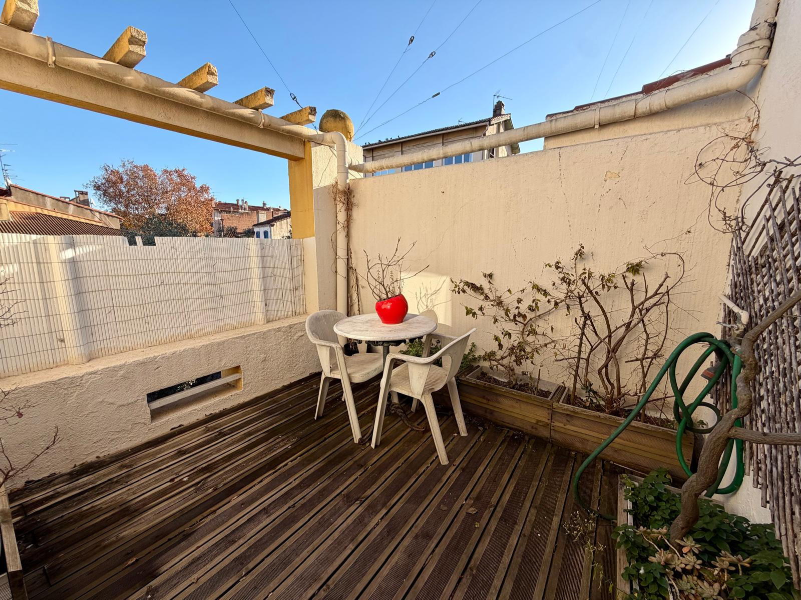 Duplex traversant avec deux terrasses